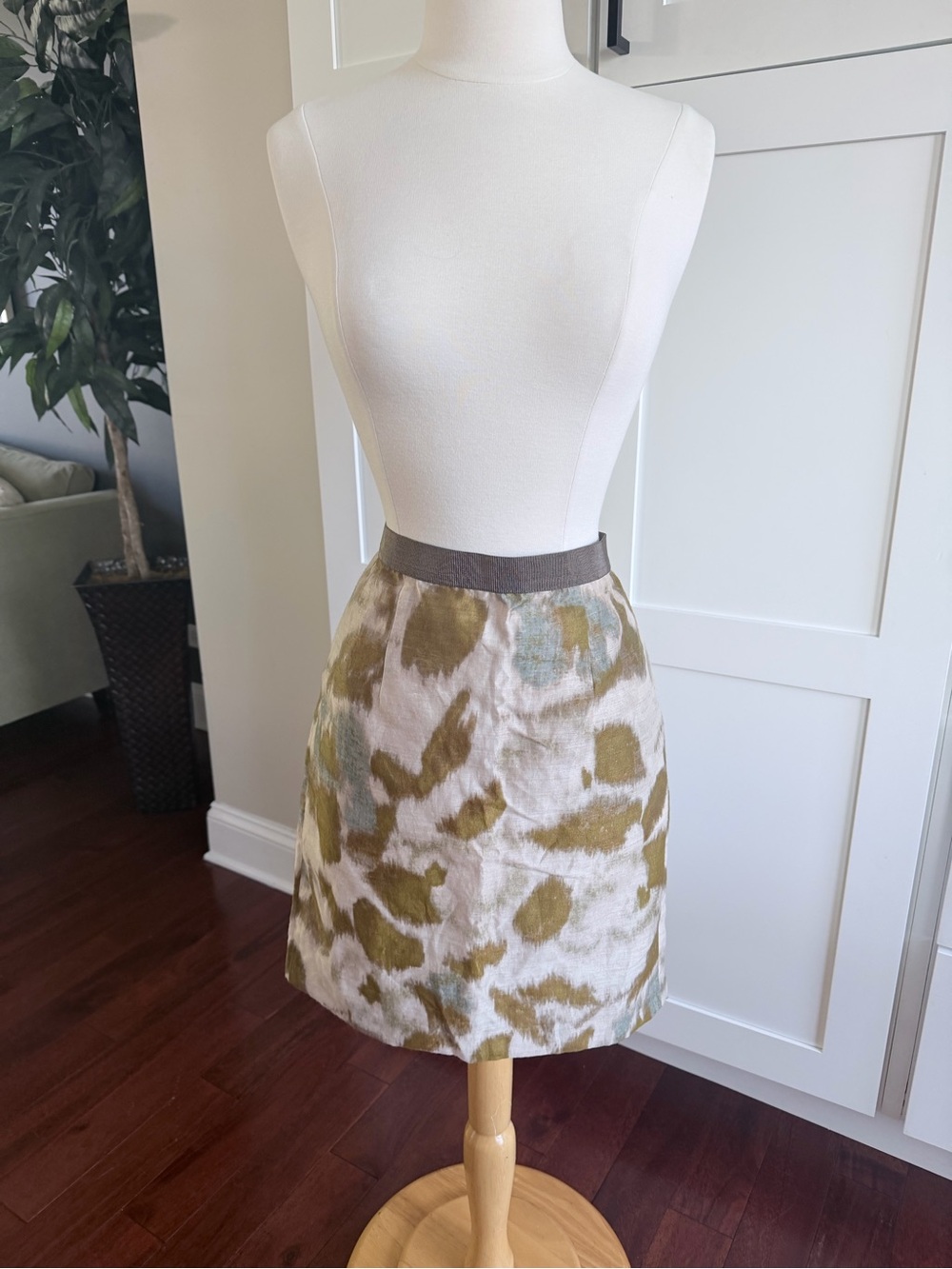 LOFT ANN TAYLOR Olive and Beige A-Line Skirt with Brushstroke Print NWT
